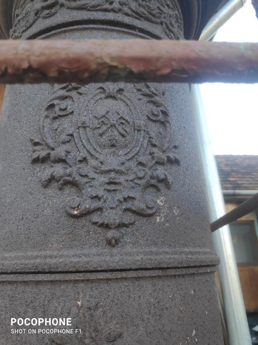 Vând soba veche din fonta