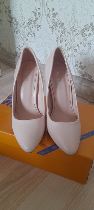 Туфли сатылады                                  .