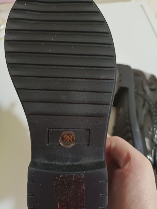 Продам детскую обувь