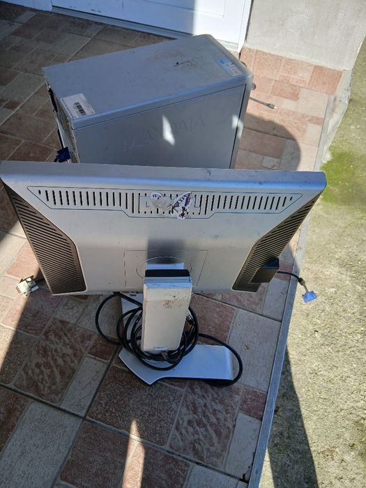 Monitor  si unitate  in stare de functionaree