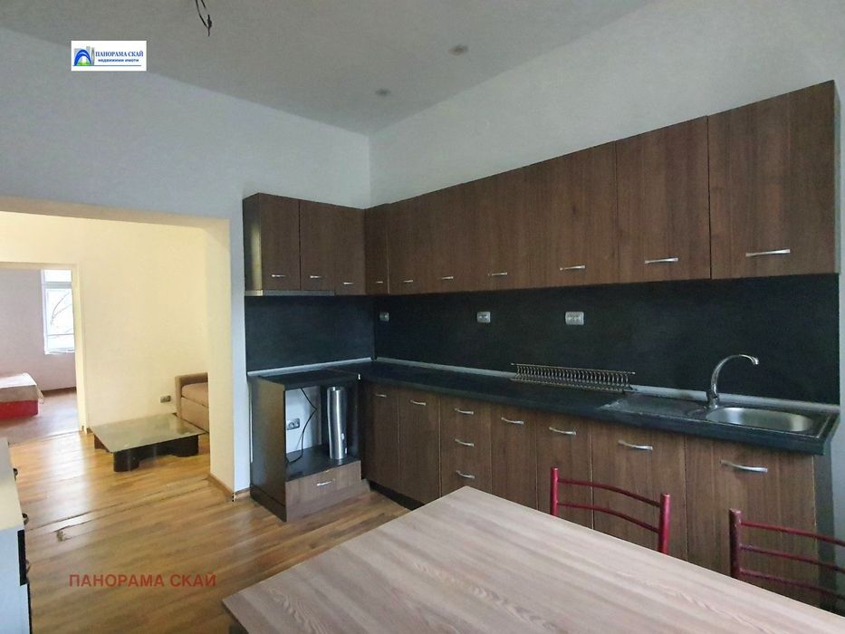 Продава се Тристаен апартамент в Плевен, Идеален център - 92 кв.м за 1577 €/кв.м - Снимка #9