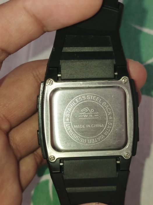 Taixun soat  sotiladi ishlatilgan  narxi 120.000 so'm