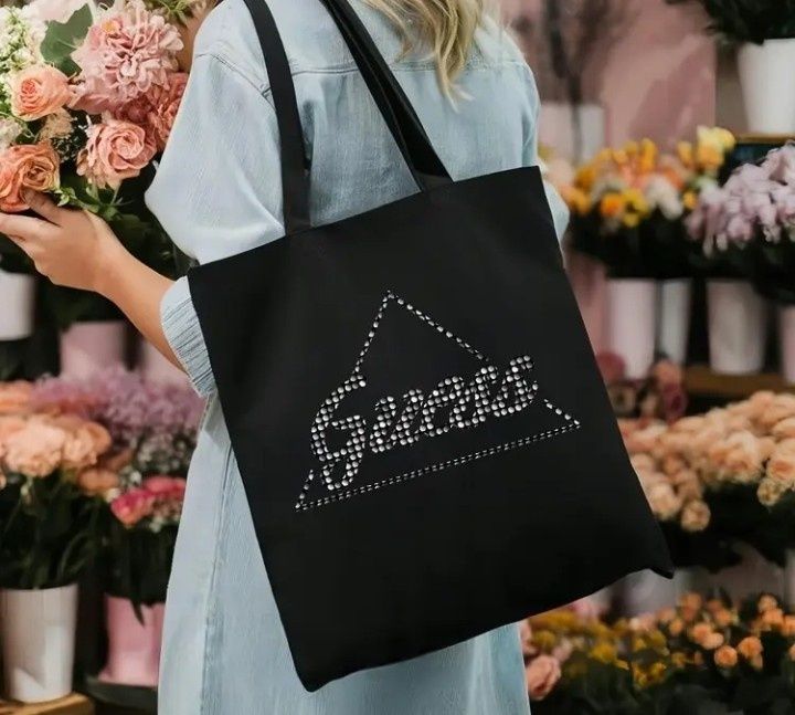Geanta Guess/tip sacosa/material textil, potrivita cumpărături, saculet, etichetă