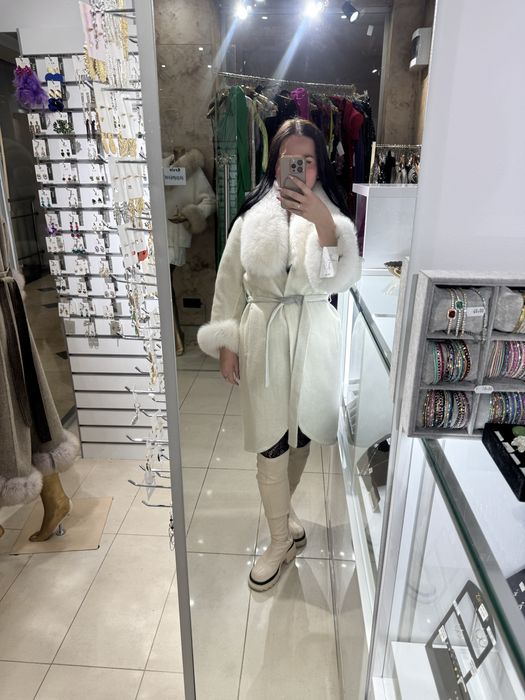 Vand Palton din lana Alpaca cu vulpe 799 lei