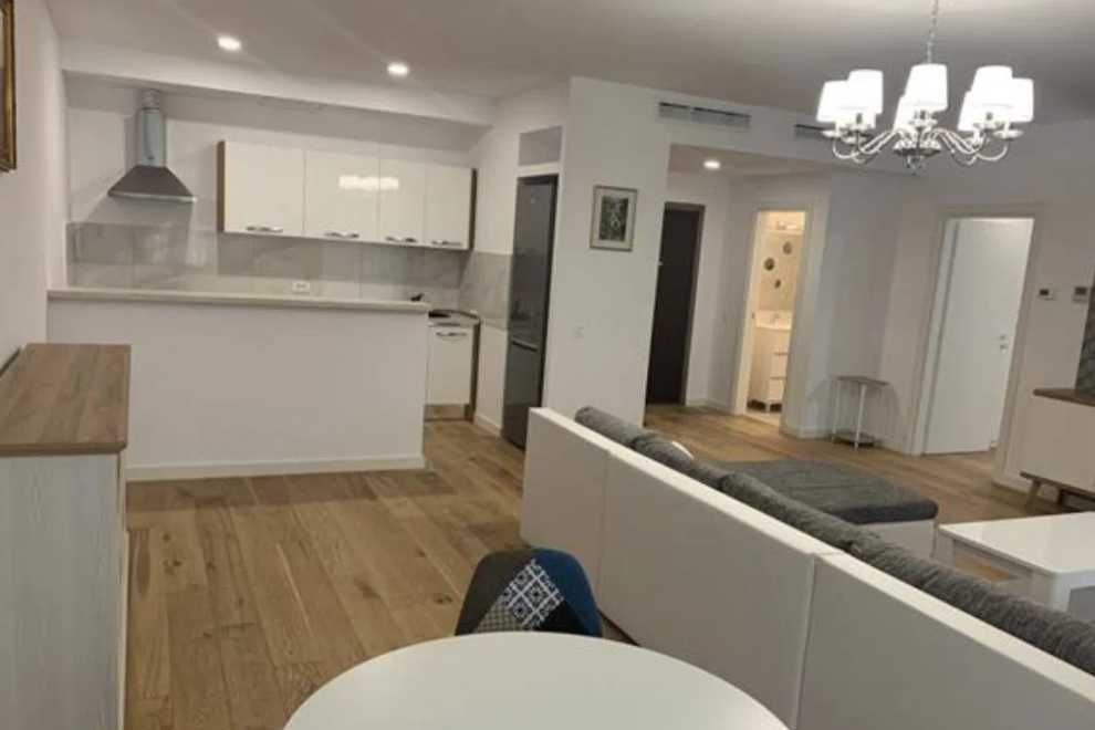 Дава се под наем Двустаен апартамент в Пловдив, Каменица 1 - 60 кв.м за 255 € - Снимка #2