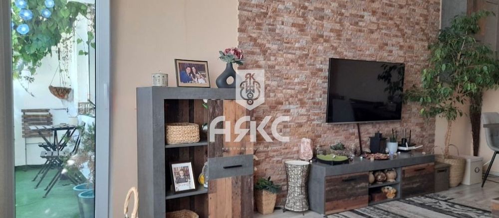 Продава се Тристаен апартамент в София, Люлин 9 - 103 кв.м за 2020 €/кв.м - Снимка #3