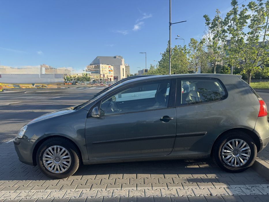 Vand VW Golf 5 - stare buna - 2000€