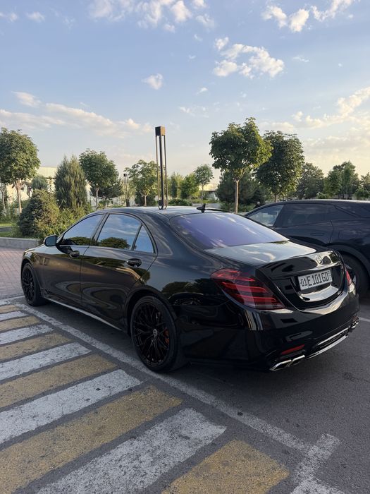 Mercedes Benz W222 S550