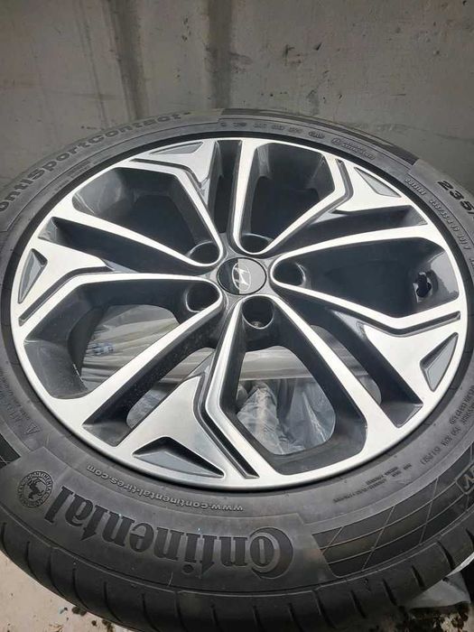Jante 19" HYUNDAI Santa Fe anv vara Continental 235 55 R19 Kona 18"