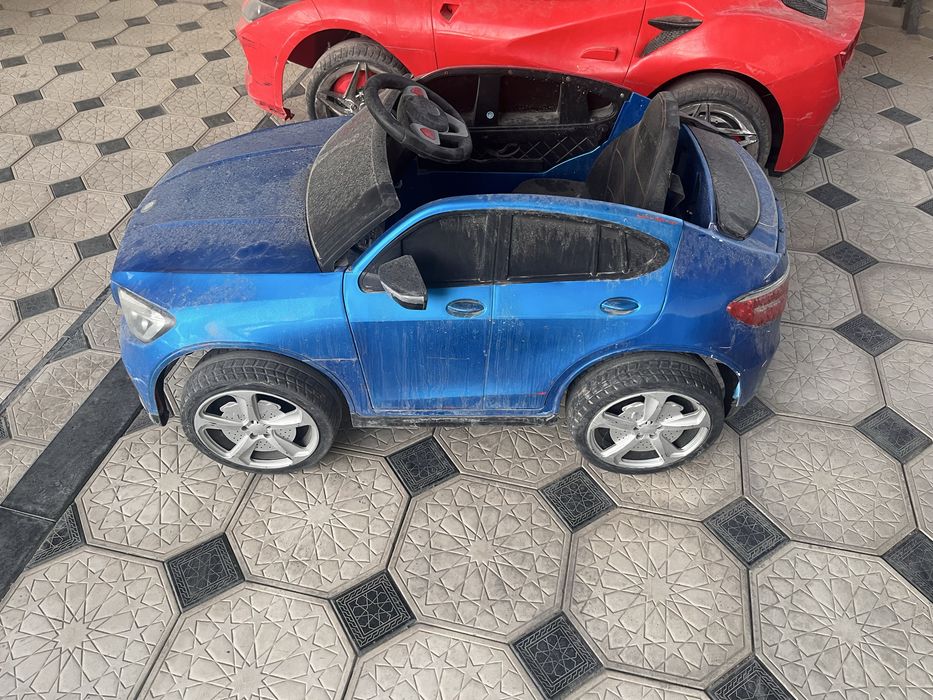 Mercedes синий очень класный