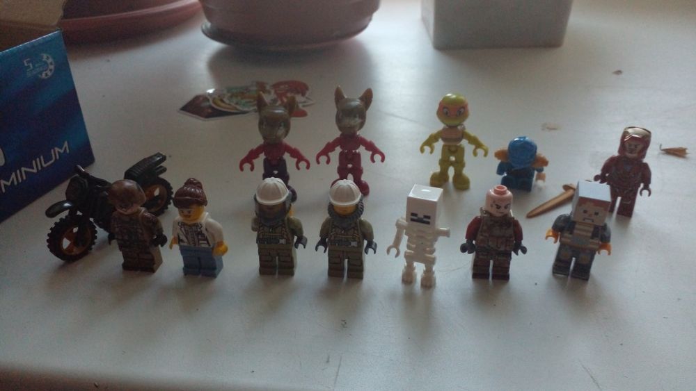 Продам лего много