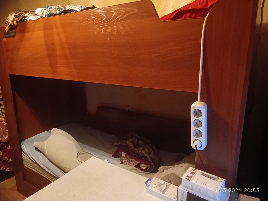 Продам двух ярусную кровать