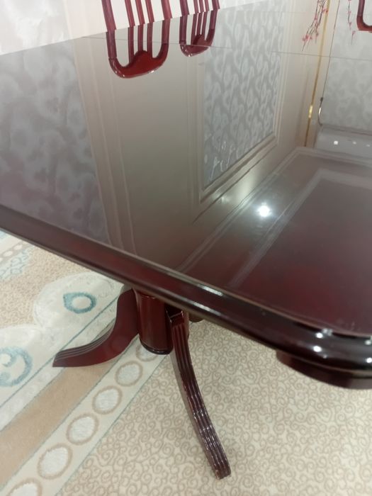 Стол со стульями