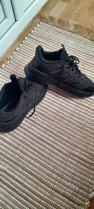 Vând Adidas Boost 44