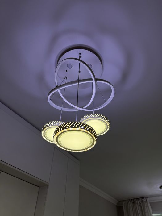 Продам люстры бу