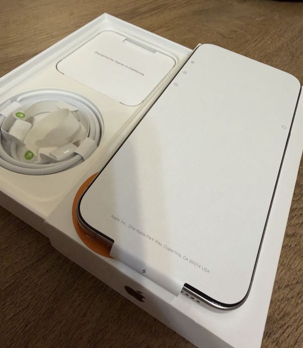 iPhone 15 PRO MAX • 256 GB • 96% Bateria