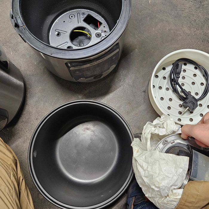 Продавам Уред за готвене мултикукър Делимано цена 10 евро