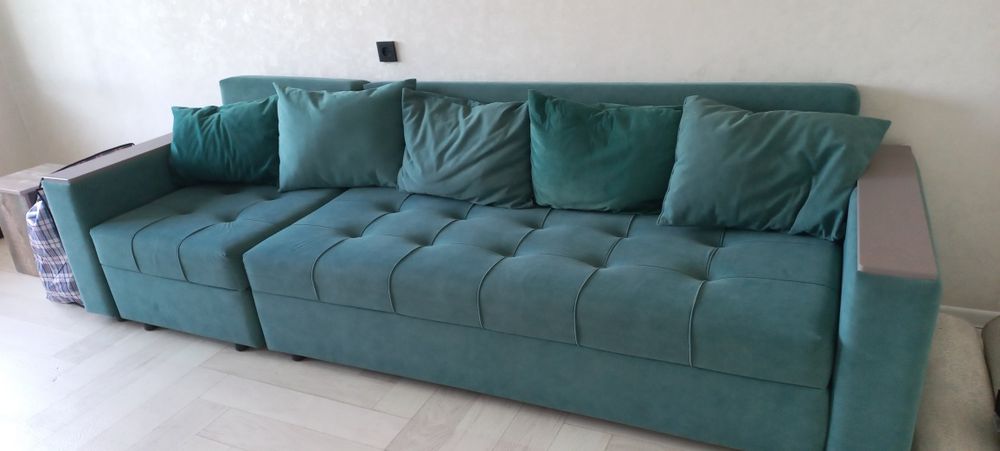 Продам диван для гостиной