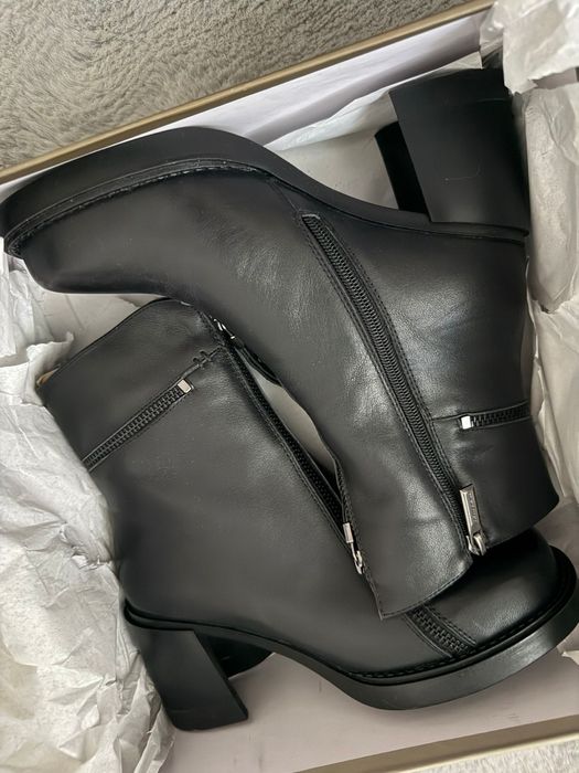 Botine cu toc Cesare Gaspari, negre mărimea 37