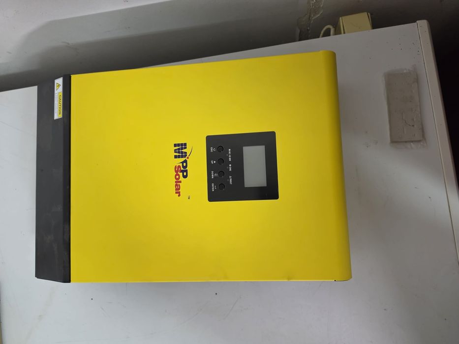 Invertor panouri fotovoltaice