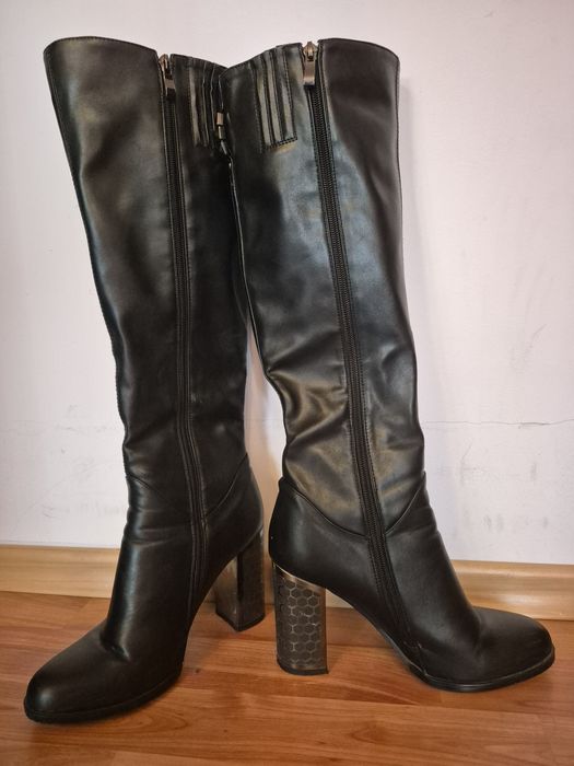 Ботуши еко кожа 38 номер