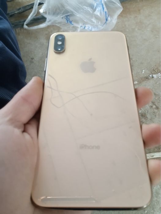 Продам айфон xs max