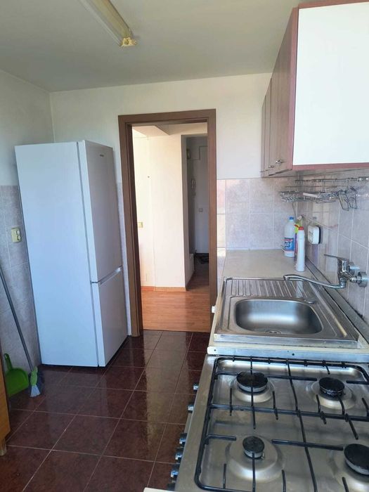 De inchirat apartament 3 camere zona Bucium