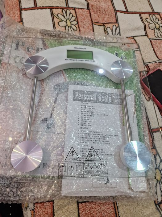 Электронный напольный весы
