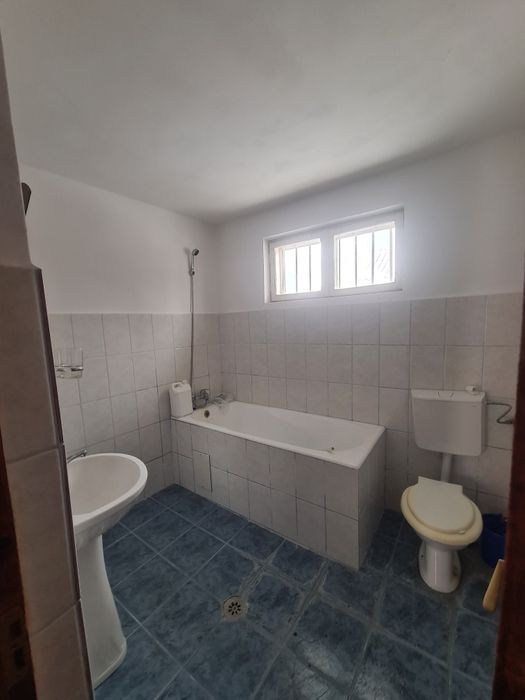 Vând Casa în Pecineaga P+M curte 2300mp