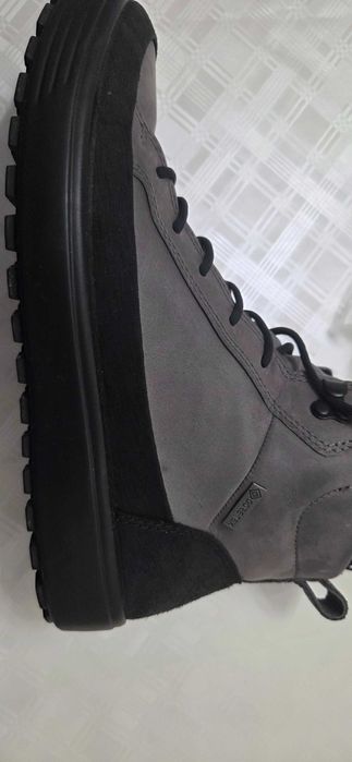 Зимние кроссовки-ботинки  ECCO