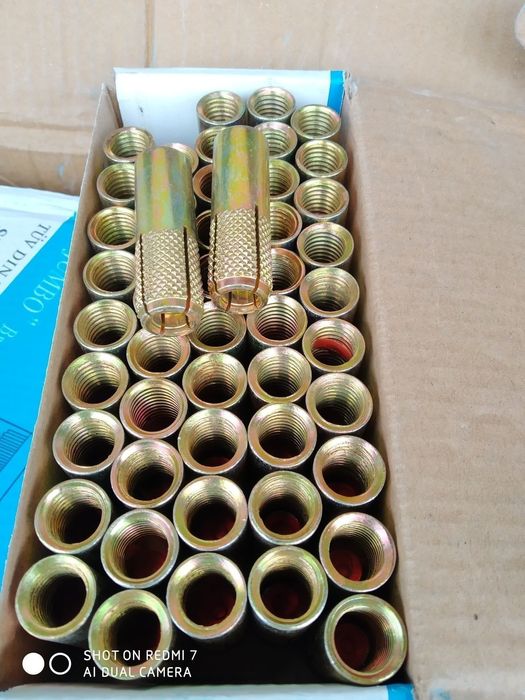 Болты Гайки шайба асартмент в шпильки и цанга муфта шесграник болть