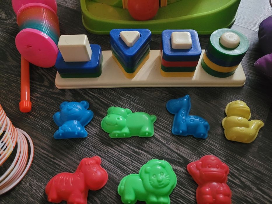 Продам развивающие игрушки