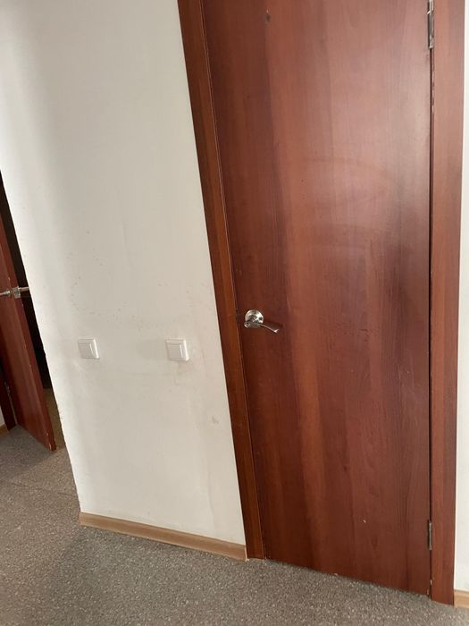 продаются двери межкомнатные 20к все