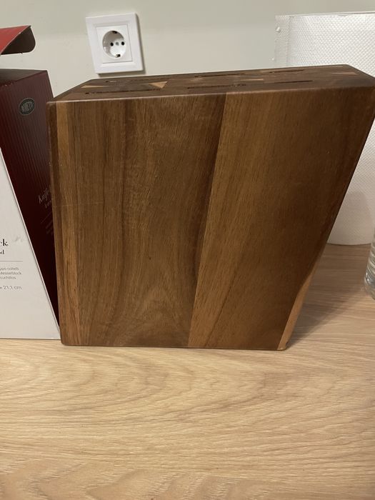 Поставка за ножове масив