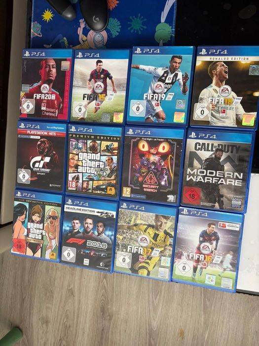 Ps4 с 2 джойстика и 12 игри
