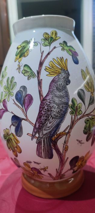 Винтидж ваза с екзотичен дизайн Какаду