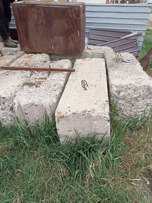 Продам фундаментеые  блоки