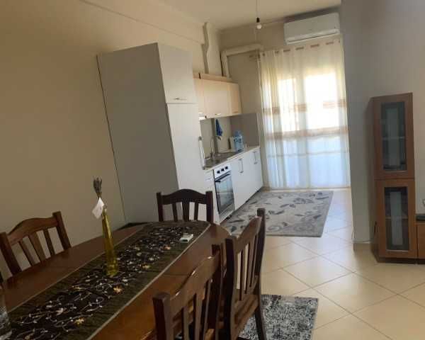 Дава се под наем Тристаен апартамент в София, Център - 89 кв.м за 509.49 € - Снимка #1