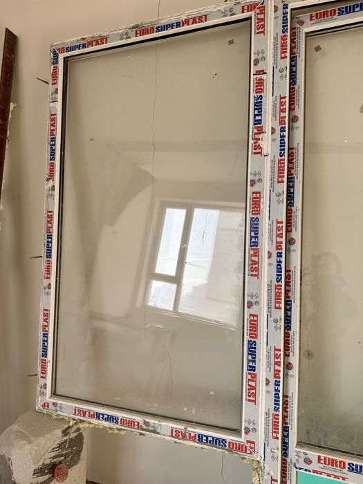 Продам балконную дверь с окном