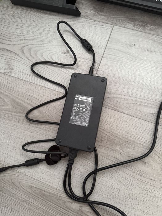 Зарядно за лаптоп Acer Nitro и Predator 230W съвместимо (19.5V 11.8A)