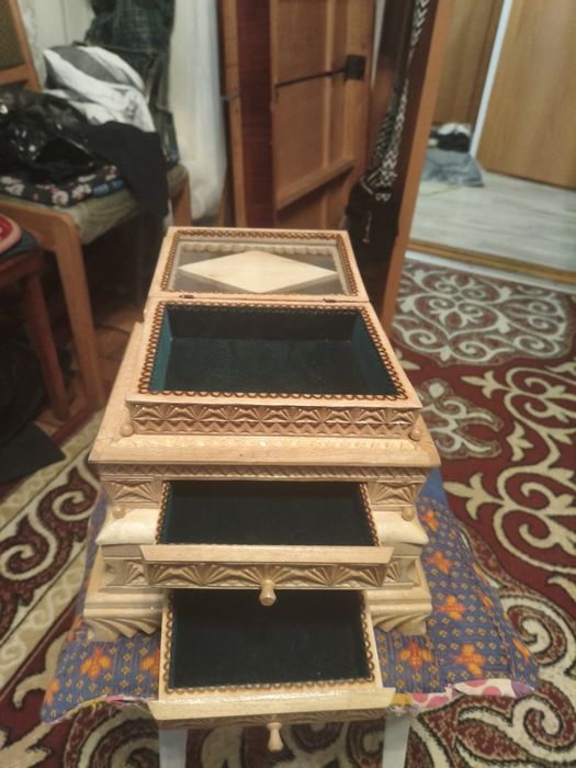 Продам ларец трёх ярусный,деревянный
