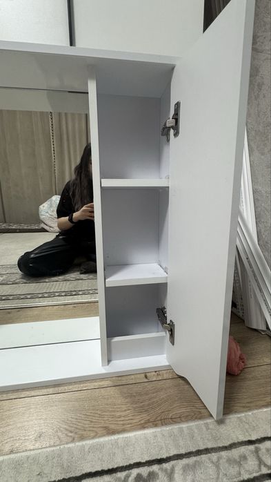 Продам зеркало 8000