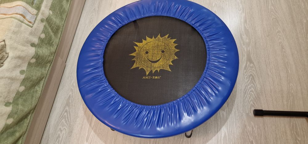 Батут для тренировок дома.