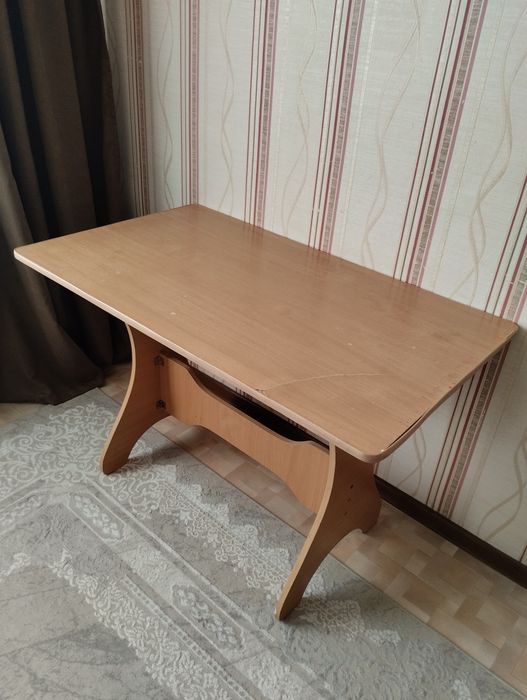 Кухонный стол продам