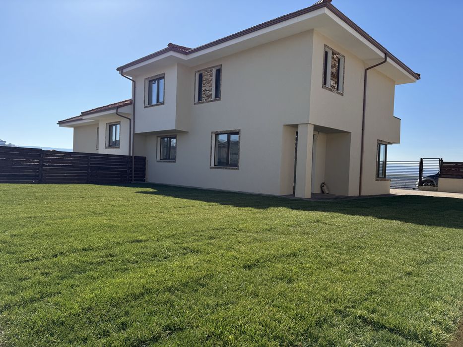 Case cuplate de vanzare Dezmir/Duplex