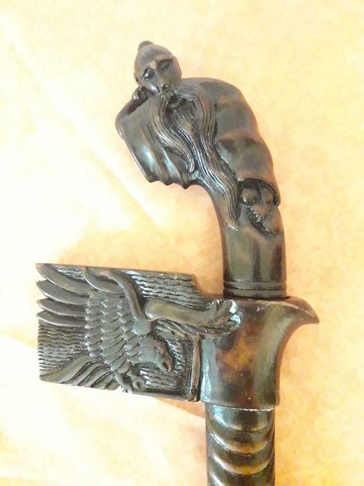 Sabie cu maner si teaca