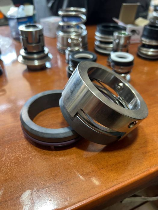 Фибра сальники для Водяных насосов и других видам спец/техники