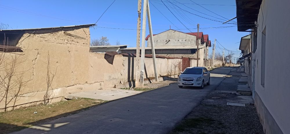 Uchaska sotiladi srochna  Xasanboy posti 5 6  km kirganda 6 sotukyer