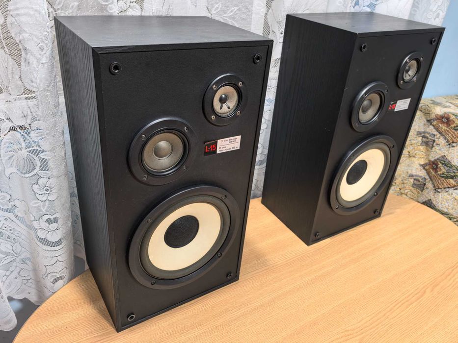 Boxe Technics vintage pe 3 cai,bass profund,sunet de cristal ...