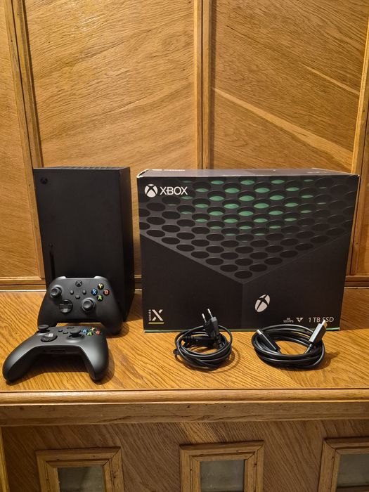 Xbox Series X, 2 x Controller
